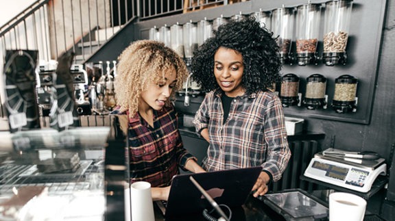 restaurant employee getting on the job training